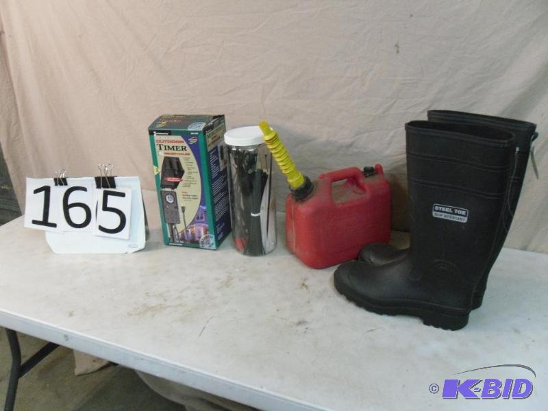 lot 165 image: New Size 10 Steel Toe Rubber Boots, Zip Tie A...