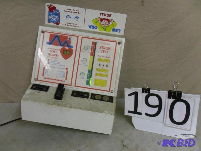 lot 190 image: Double Vintage Coin Op Novelty Skill Machine....