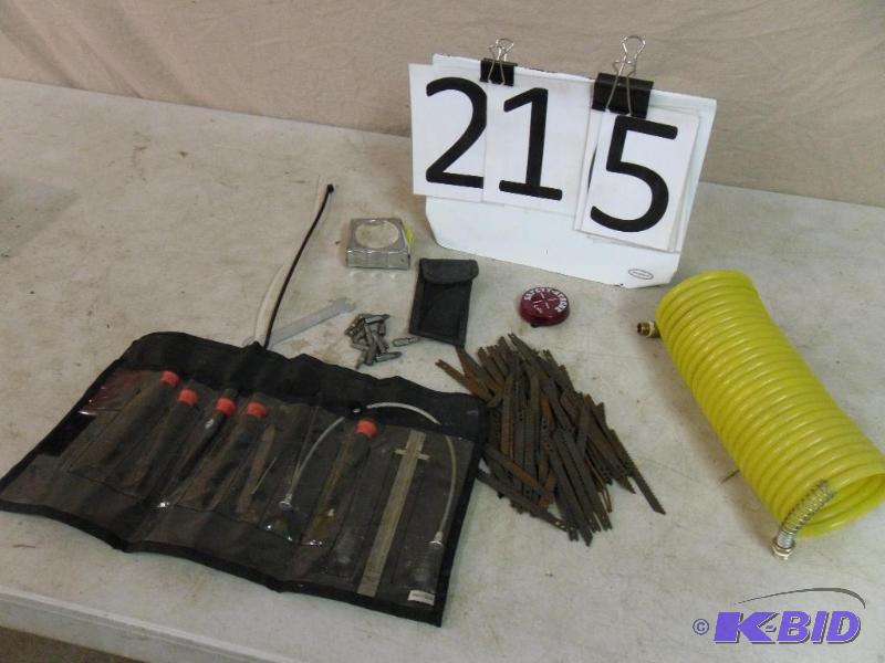 lot 215 image: Jigsaw Blades, Screwdriver Bits, Small Tool S...
