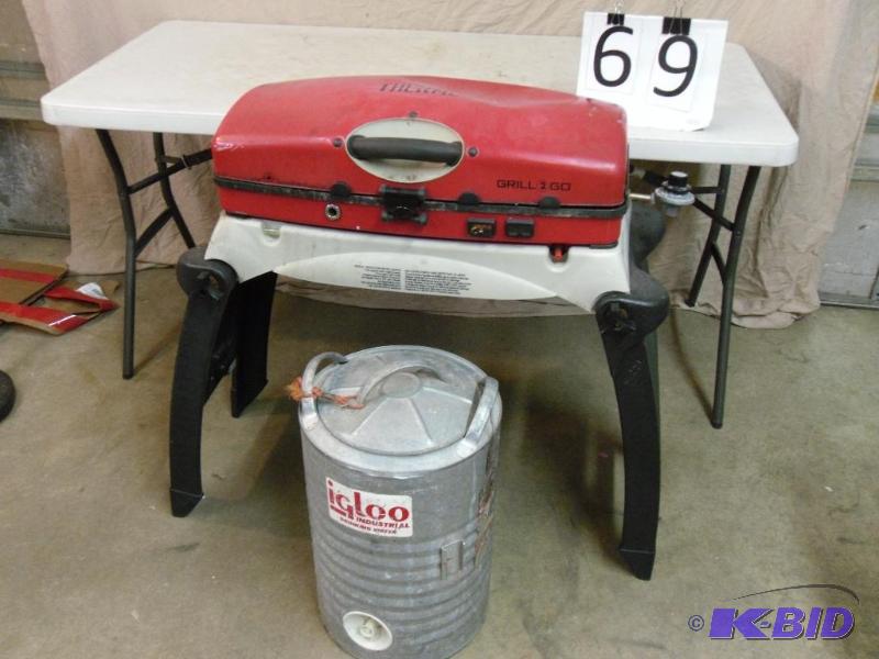 lot 69 image: Thermos Grill 2 Go Portable Grill with Stand ...