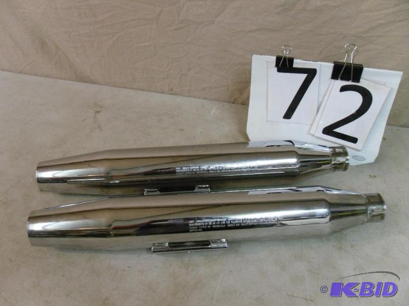 lot 72 image: Pair of Genuine Harley Davidson Mufflers. Par...