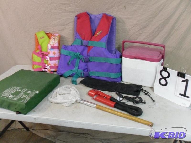 lot 81 image: Minnow Net, Cooler, Throwable&nbspSeat Cushi...
