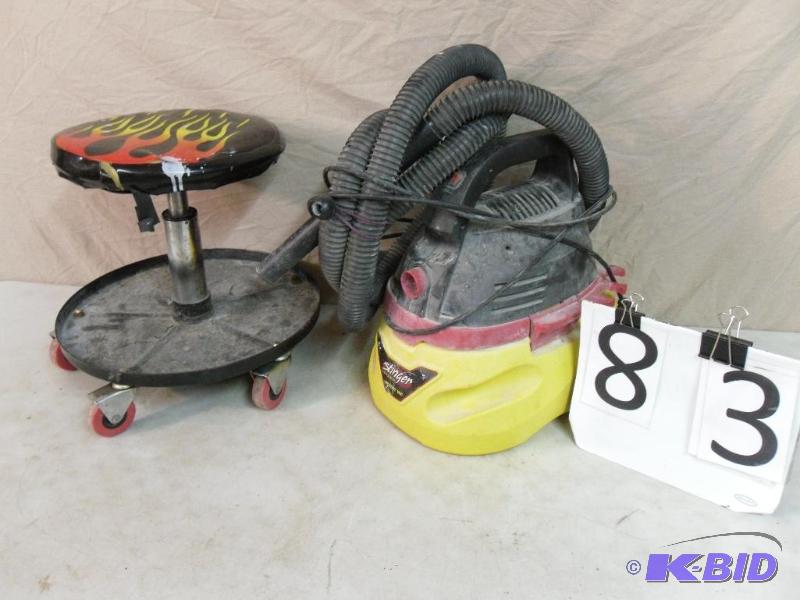 lot 83 image: Stinger 2.5 gallon shop vac (tested and works...