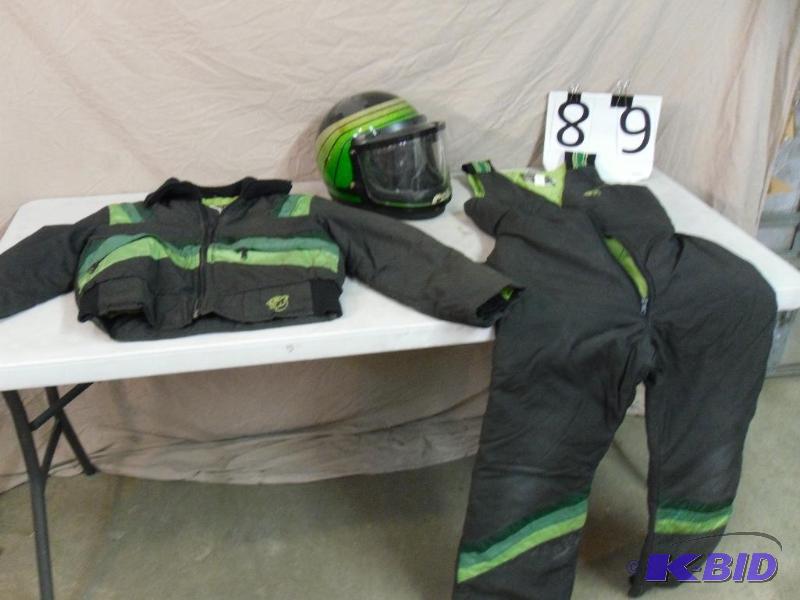 lot 89 image: Vintage Womens Arctic Cat 2 Piece Snowsuit Si...