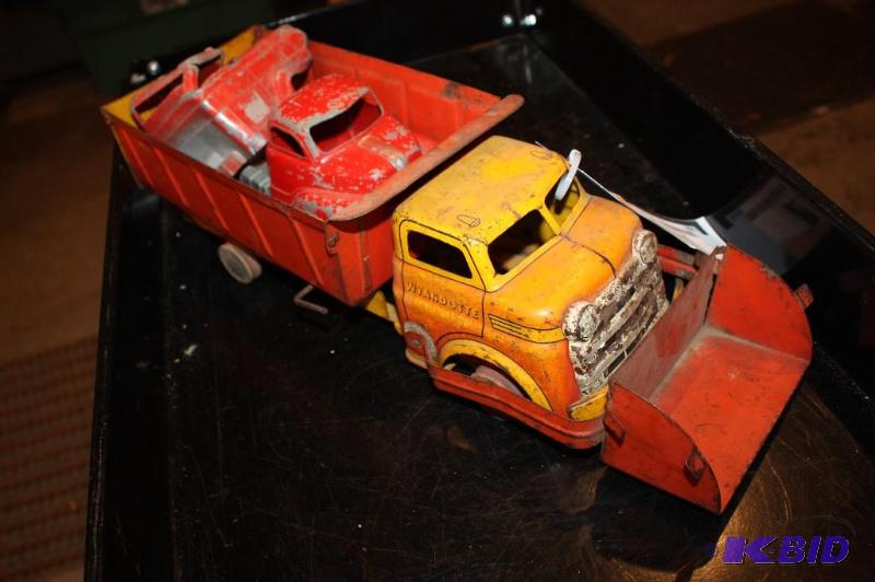 lot 101 image: Wyandotte&nbsptoy truck...