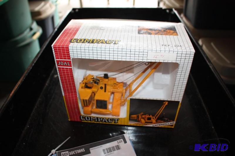 lot 129 image: Compact Caterpiller&nbspC-591 pipelayer trac...