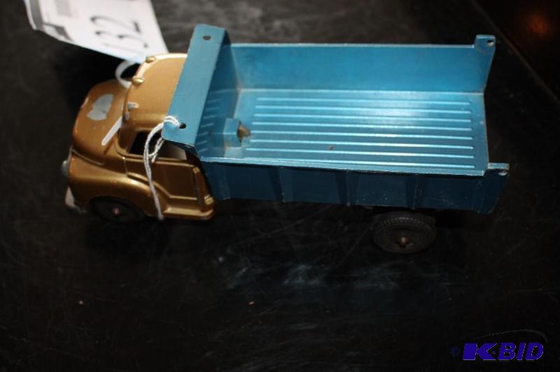 lot 132 image: Structo dump truck ...