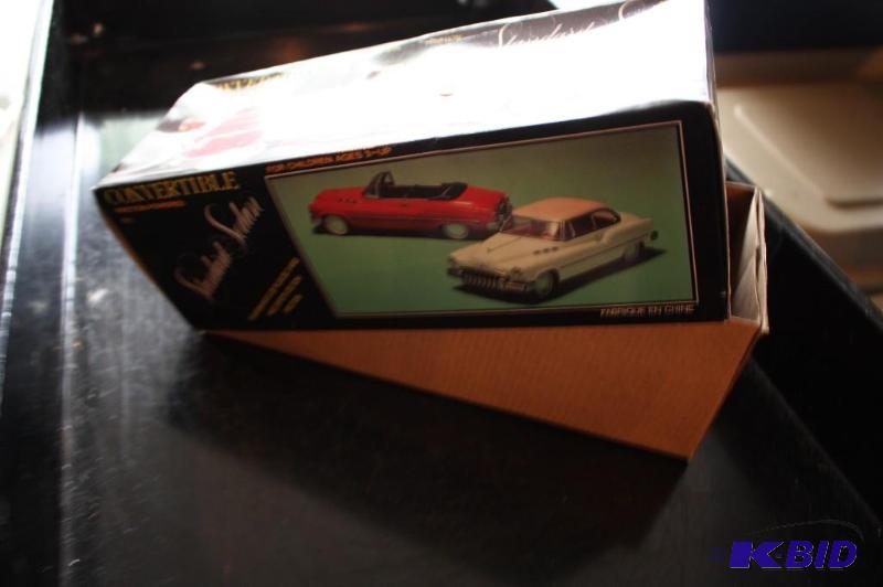 lot 141 image: Convertible Voiture&nbspstandard sedan toy c...