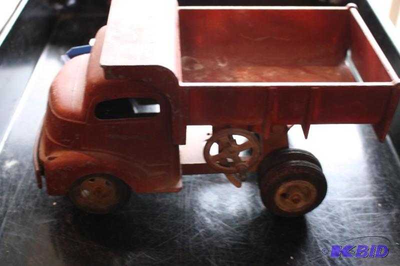 lot 146 image: Vintage red truck toy...