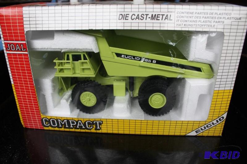 lot 173 image: Compact euclid R 85 B dump truck...