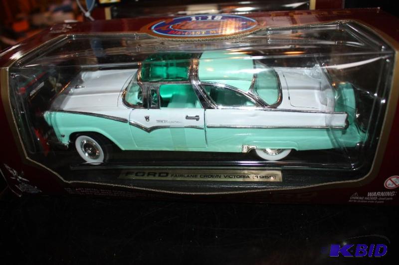 lot 188 image: Ford die-cast metal 1955 fairlane crown victo...