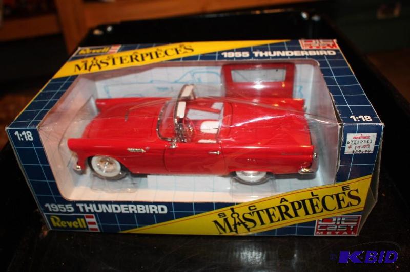 lot 243 image: Scale Masterpieces 1955 thunderbird with mova...