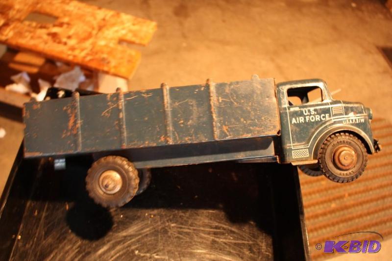 lot 244 image: Vintage U.S. Air Force U.S.A.F.21W toy truck...