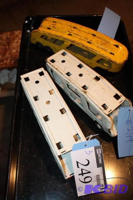 lot 249 image: Lot of (3) items including a Structo&nbspaut...