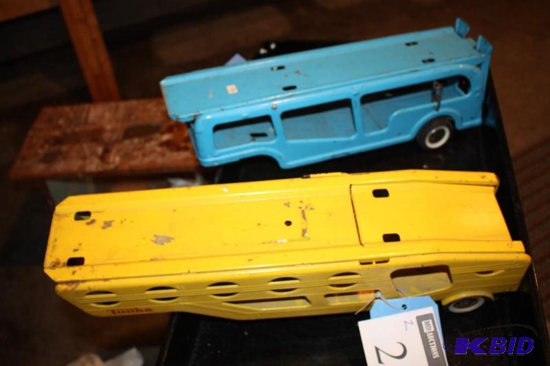 lot 252 image: Lot of (2) items including a Tonka&nbsptoy t...