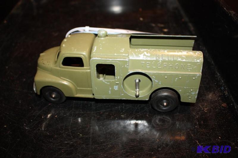 lot 255 image: Vintage bell telephone toy truck...
