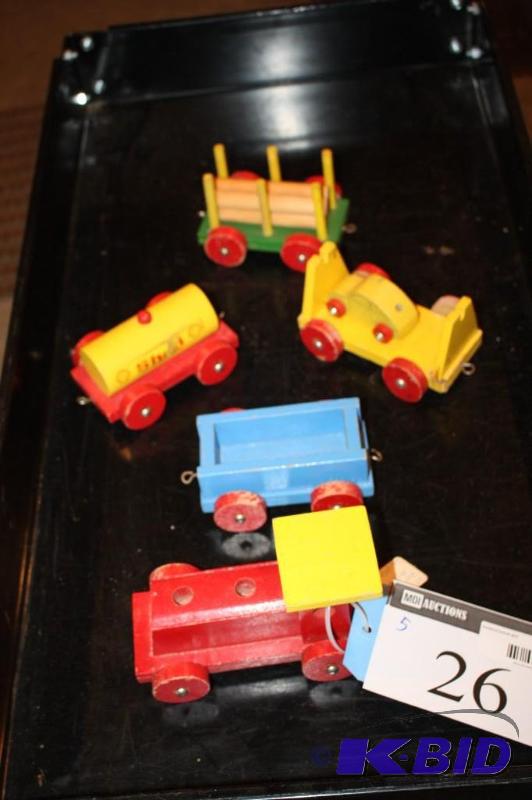 lot 26 image: Lot of (5) items including a wooden Shell sto...