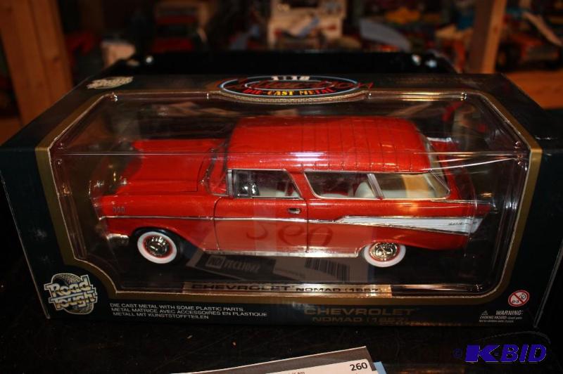 lot 260 image: Chevrolet die-cast metal 1957 nomad 118 scal...