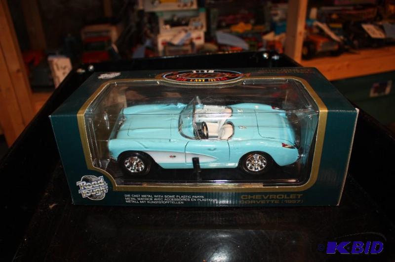lot 261 image: Chevrolet die-cast metal 1957 corvette 118 s...