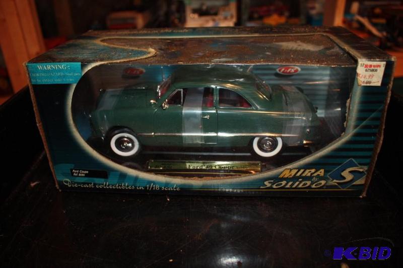 lot 267 image: Solido 1949&nbspFord coupe 118 scale...