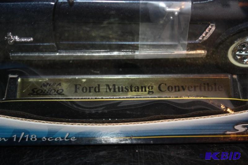 lot 270 image: Solido&nbspFord mustang convertible 118 sca...