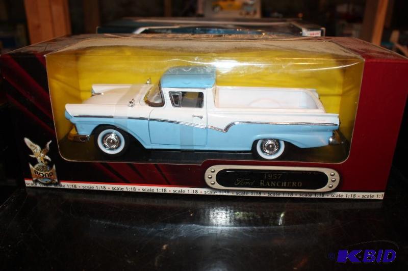 lot 271 image: Deluxe edition 1957 Ford die-cast metal ranch...