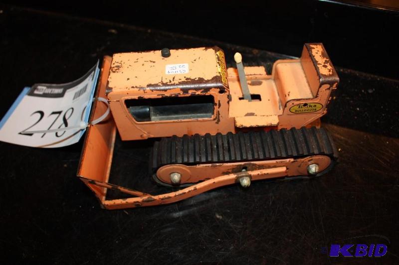 lot 278 image: Tonka&nbspbulldozer toy tractor...