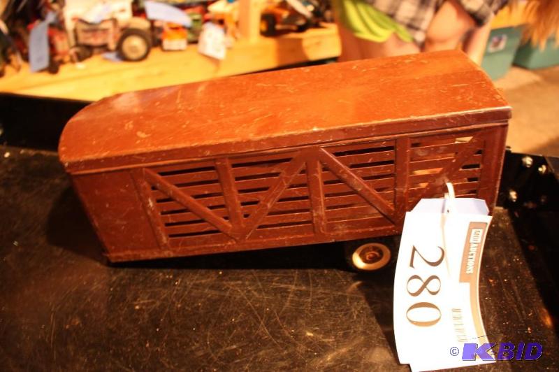 lot 280 image: Vintage toy trailer with opening doors...