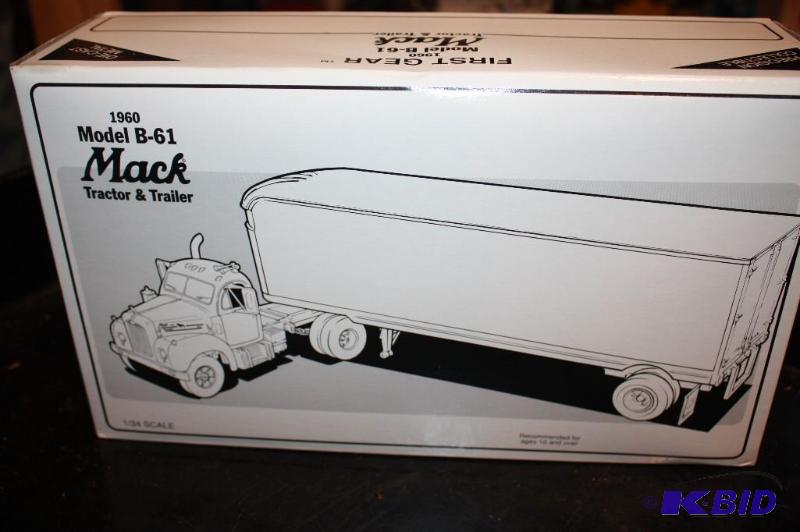 lot 284 image: Precision collectible 1960 model B-61 mack tr...