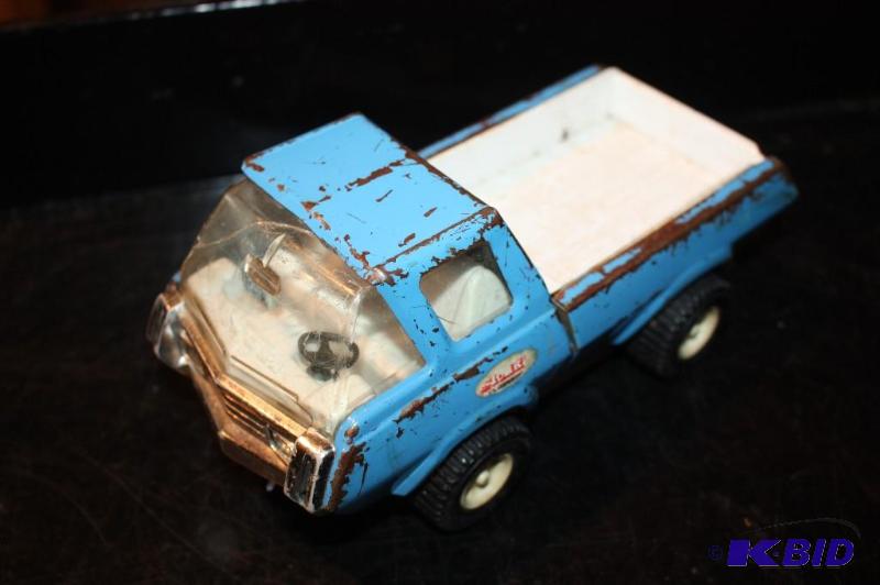 lot 306 image: Vintage Tonka&nbsptoy truck...