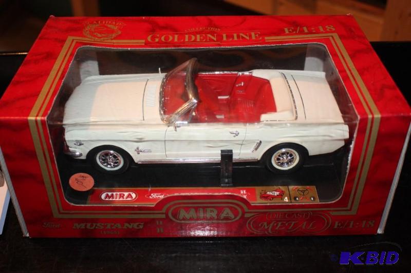 lot 310 image: Mira 1965 Ford mustang with movable parts 11...