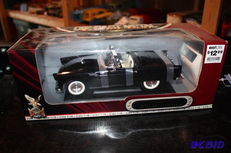 lot 320 image: Deluxe edition 1955 Ford die-cast metal thund...