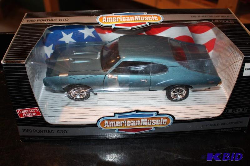 lot 334 image: Collectors edition American Muscle 1969 ponti...
