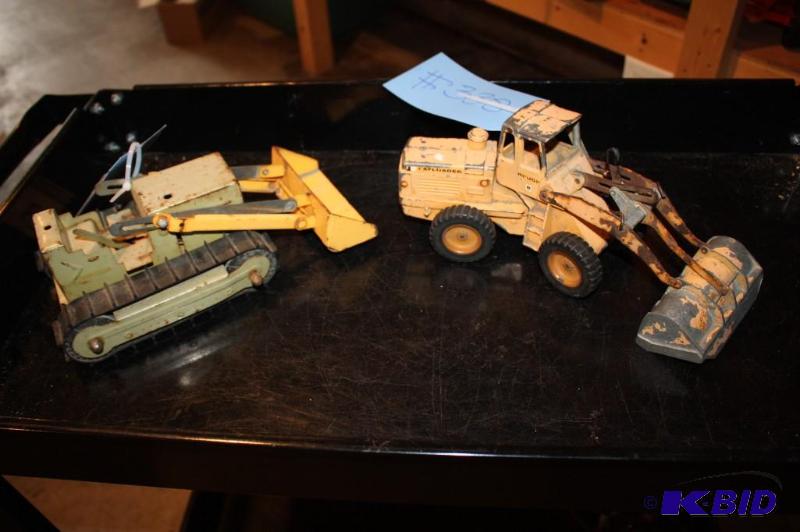 lot 338 image: Lot of (2) items including a payloader tracto...