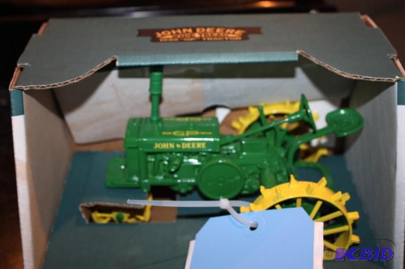 lot 345 image: 1930 John Deere wide tread &quotGP" tra...