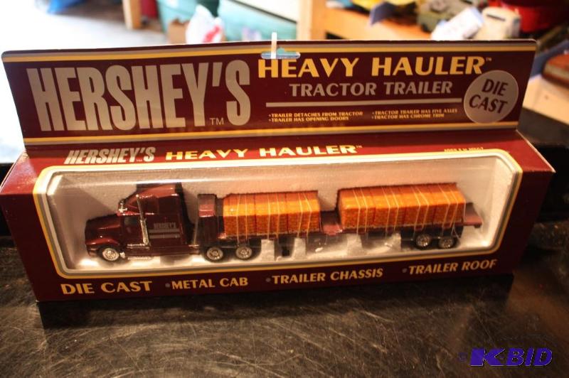 lot 349 image: Hersheys heavy hauler tractor trailer die-ca...