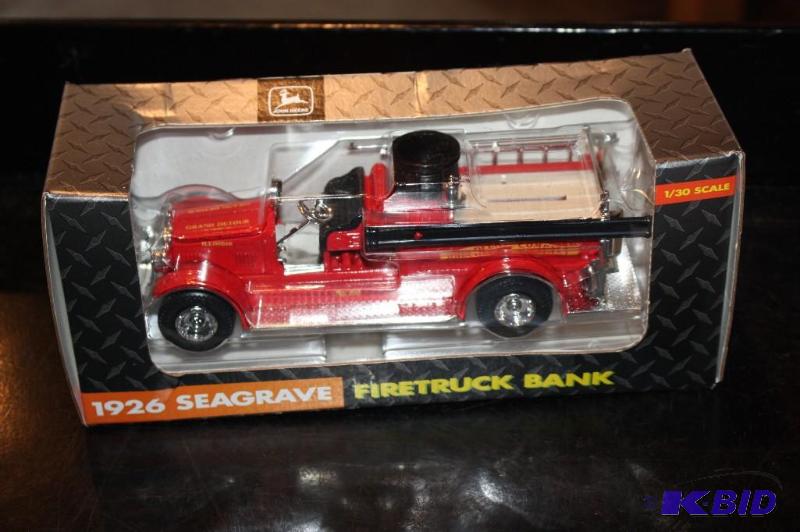 lot 365 image: 1926 Seagrave firetruck die-cast metal lockin...
