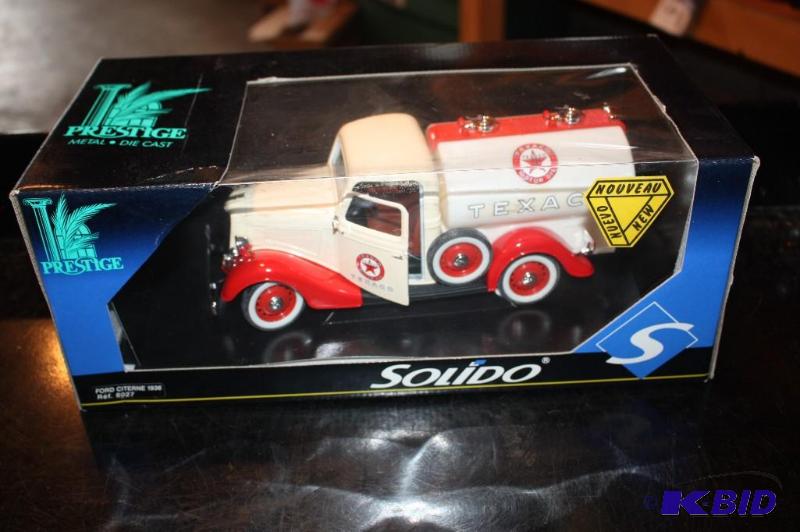 lot 368 image: Solido 1936 Ford citerne&nbspdie-cast metal...