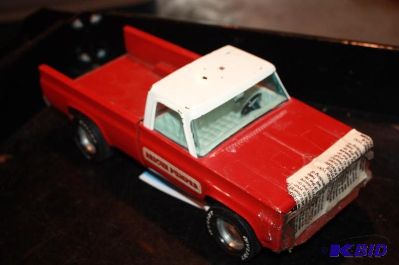 lot 382 image: Rescue pumper toy truck...
