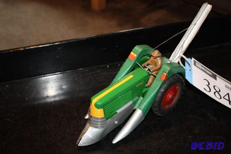 lot 384 image: Oliver 77 tractor with farmer...