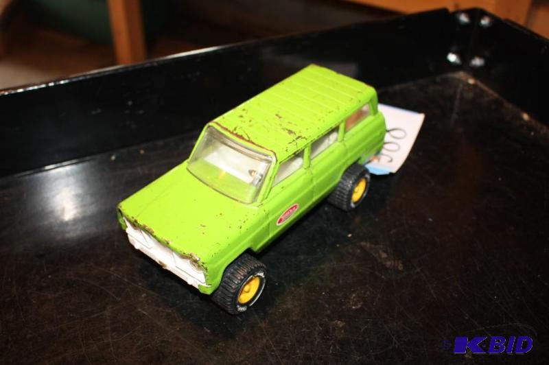lot 388 image: Vintage metal Tonka toy truck...