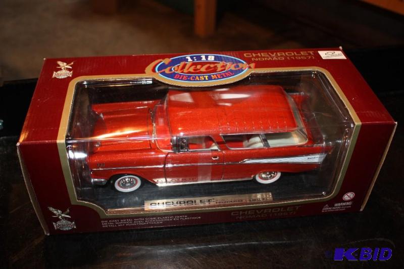 lot 398 image: 1957 Chevrolet nomad die-cast metal 118 scal...