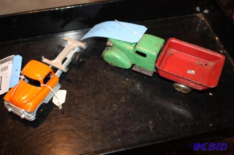 lot 431 image: Lot of (2) items including a vintage metal or...