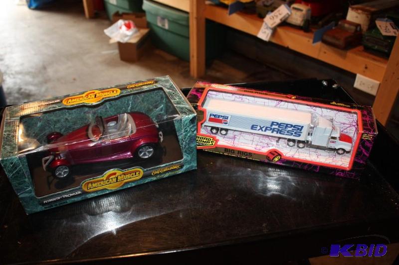 lot 433 image: Lot of (2) items including a Road Champs big ...