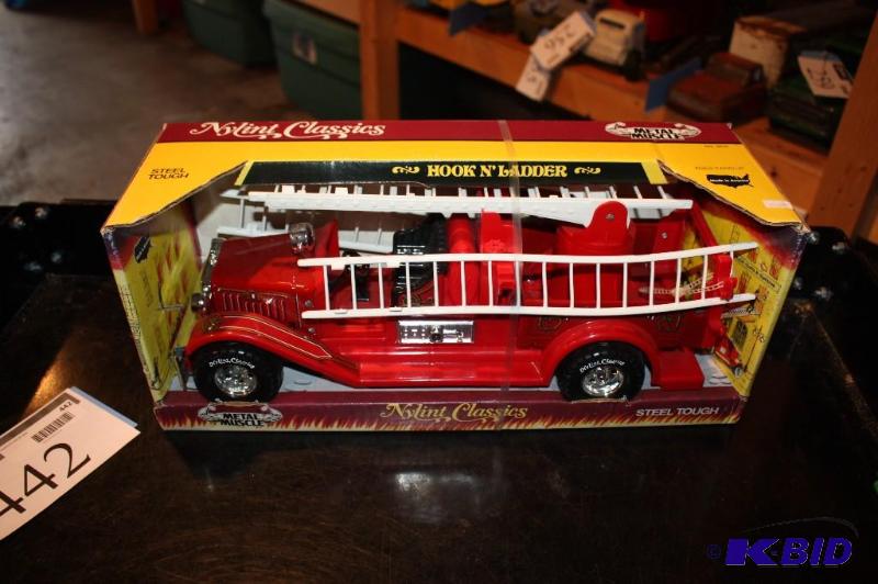 lot 442 image: Nylint classics hook n ladder truck ...