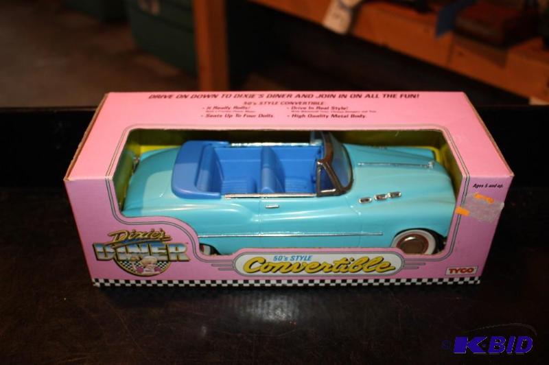 lot 445 image: Dixies Diner 50s style convertible with fri...