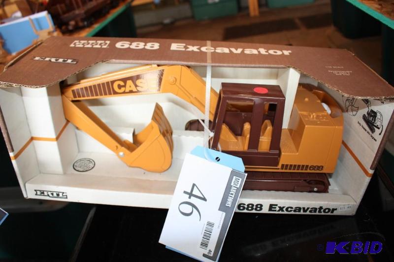 lot 46 image: A Case 688 excavator tractor 116 scale...