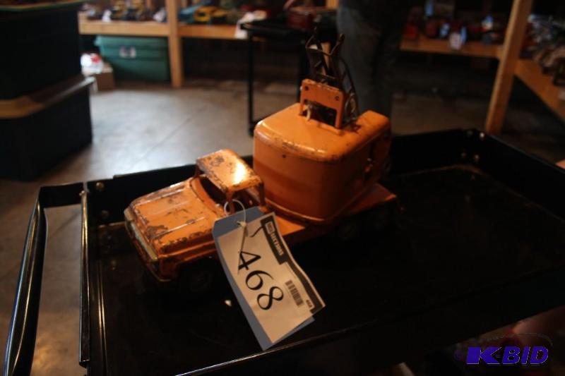 lot 468 image: State hi-way dept mobile dragline toy...