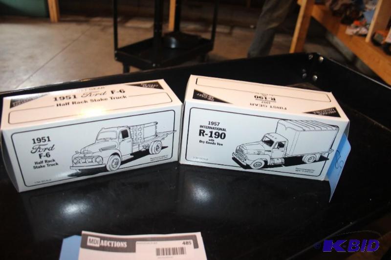 lot 489 image: Lot of (2) items including a 1957 Internation...