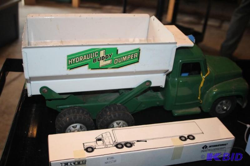 lot 492 image: Lot of (2) items including a hydraulic buddy ...